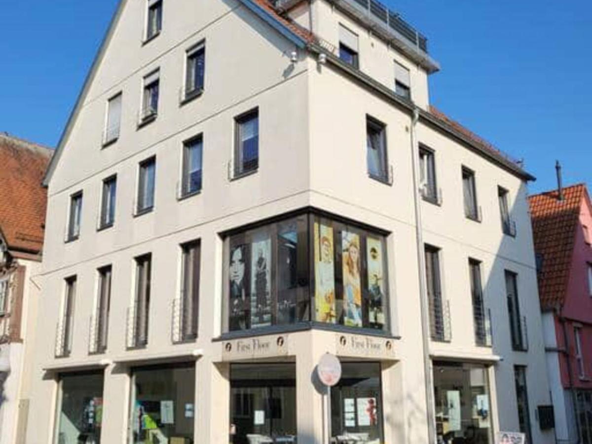 Zentrale Ferienwohnung In Aalen City Mit 4-Sternen Exterior photo